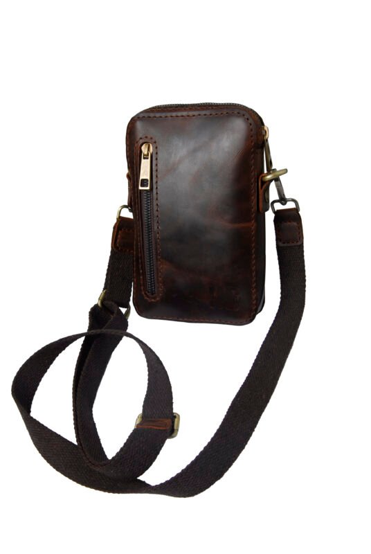 Deri Tutkusu ve Kaliteli Aksesuarlar